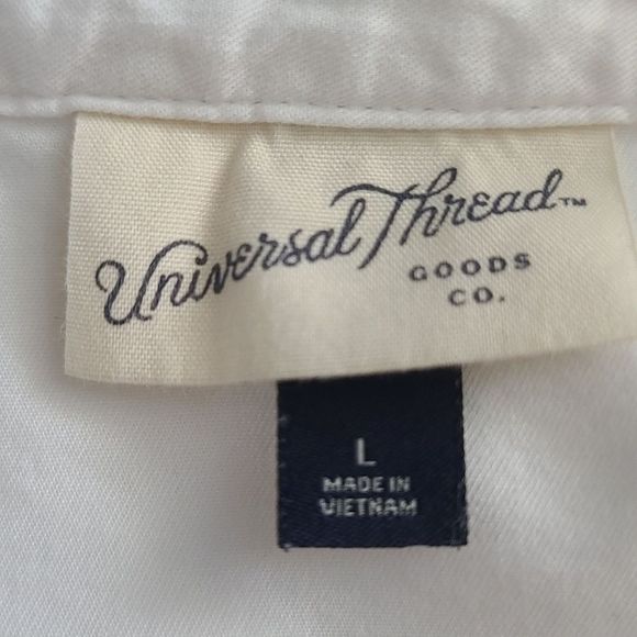 UNIVERSAL THREAD CO. WOMAN'S SHIRT - Picture 9 of 10